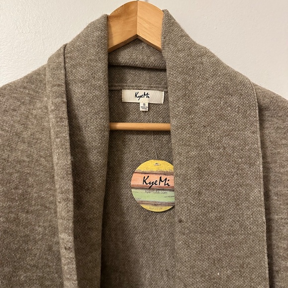 NWT Kye Mi Taupe Cocoon Cardigan | Size Small - Picture 3 of 8